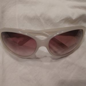 Beautiful, perfect white Juicy Couture sunglasses